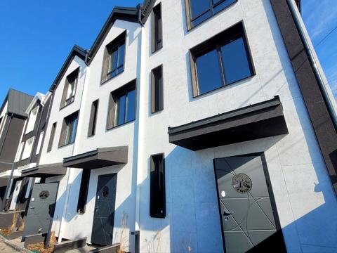 будинок за адресою Дніпровська