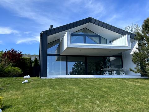 дом по адресу Лазурна