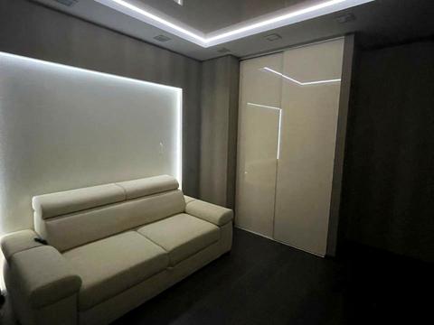 квартира за адресою Анни Ахматової вул., 30