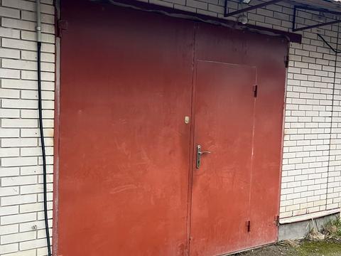 паркомісце за адресою Теплична вул., 38