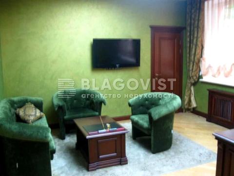 комерційна за адресою Нагірна вул., 3