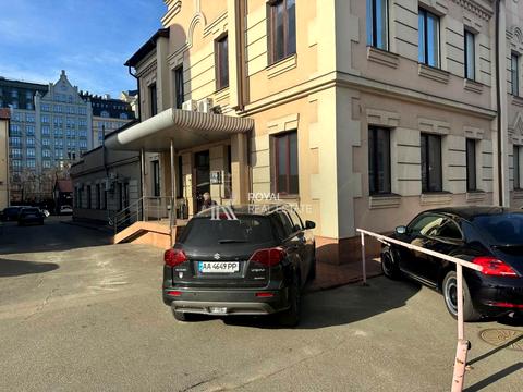 комерційна за адресою Хорива вул., 55К