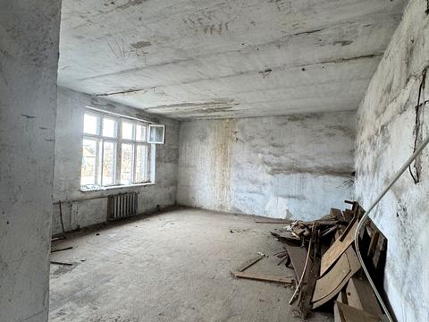 коммерческая по адресу пгт. Доброслав, Київська, 80-а