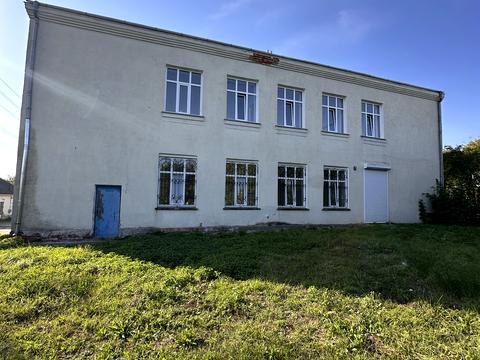 коммерческая по адресу Центральна ул., 8