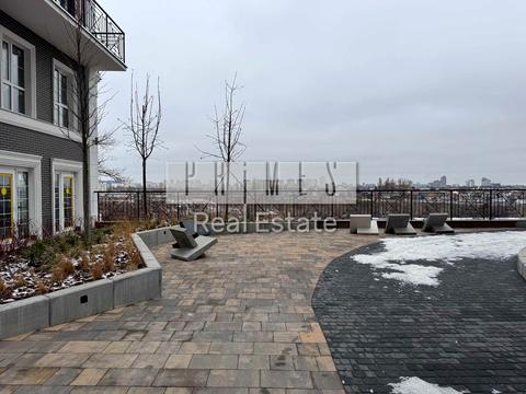 комерційна за адресою Михайла Максимовича вул. (Онуфрія Трутенка), 24