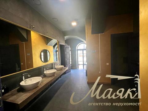 коммерческая по адресу Большая Васильковская ул. (Красноармейская), 12