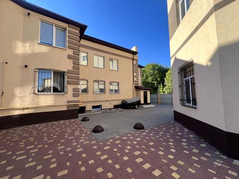 комерційна за адресою Гетьмана Мазепи вул., 31 б