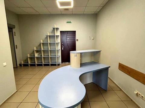 комерційна за адресою Автозаводська вул., 54