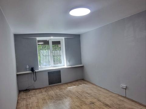 комерційна за адресою Миру просп., 4