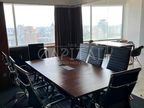 комерційна за адресою Кловський узвіз, 7