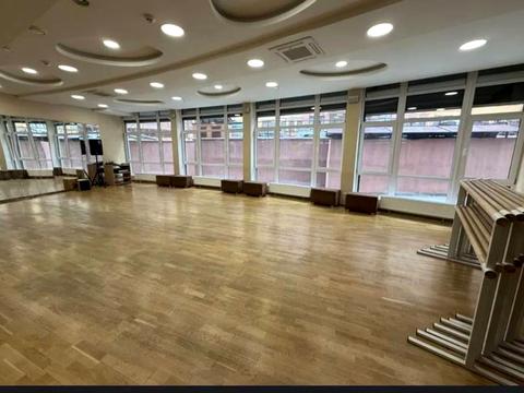 комерційна за адресою Євгена Коновальця вул. (Щорса), 36