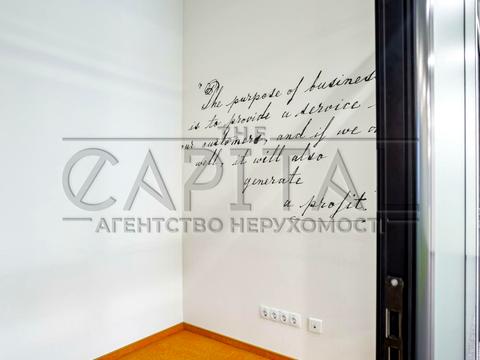 комерційна за адресою Князів Острозьких вул. (Московська), 32/2