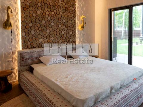 будинок за адресою Набережна вул.