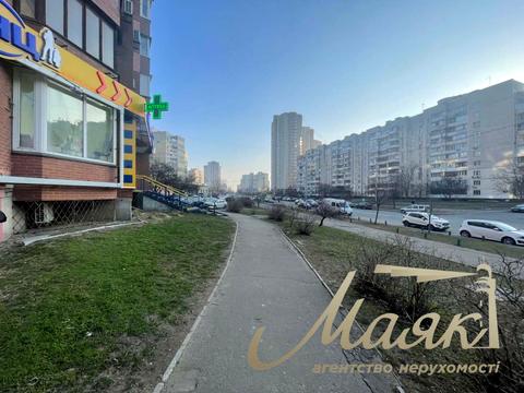 коммерческая по адресу Драгоманова ул., 17