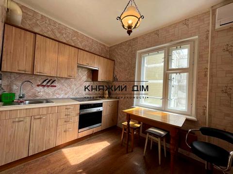 квартира за адресою Ревуцького вул., 18-А