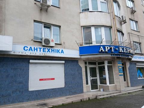 комерційна за адресою Свободи, 19