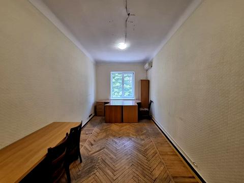 комерційна за адресою Богдана Хмельницького просп. (Героїв Сталінграда), 106А