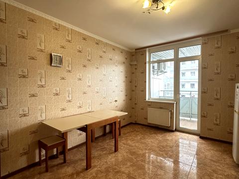 квартира за адресою Миколи Ушакова вул., 1-Б