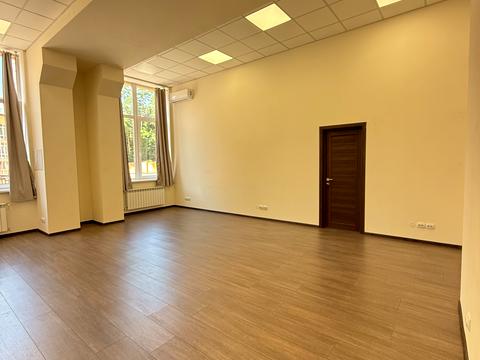 коммерческая по адресу Глубочицкая ул., 17