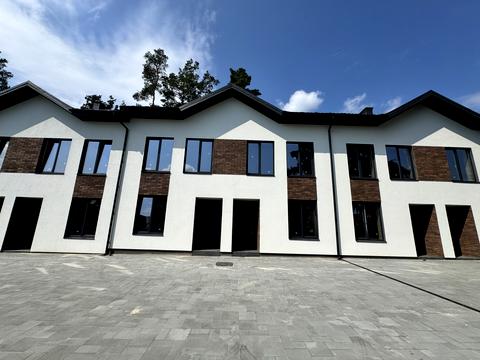 будинок за адресою Сім'ї Шкарівських вул.