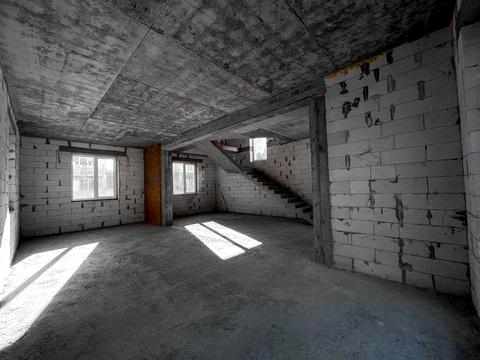 дом по адресу Євгена Плужника ул.