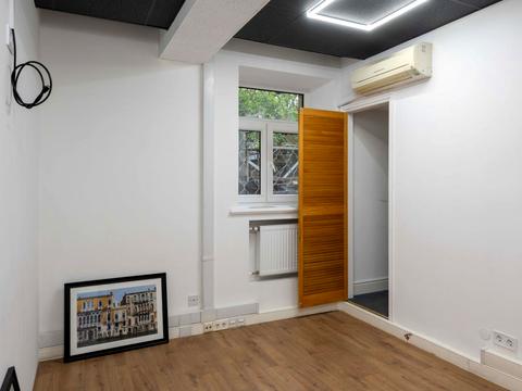 комерційна за адресою Івана Франка вул., 29