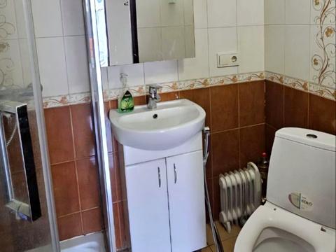 будинок за адресою Любомира Гузара вул.