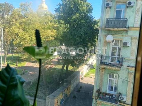 квартира за адресою Михайлівська вул., 21