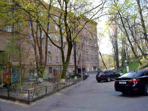 комерційна за адресою Ділова вул. (Димитрова), 6