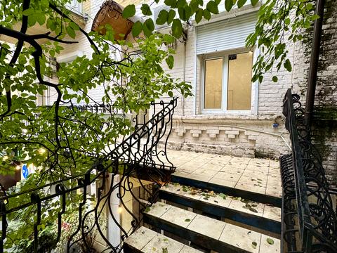 комерційна за адресою Хрещатик вул., 32-Б