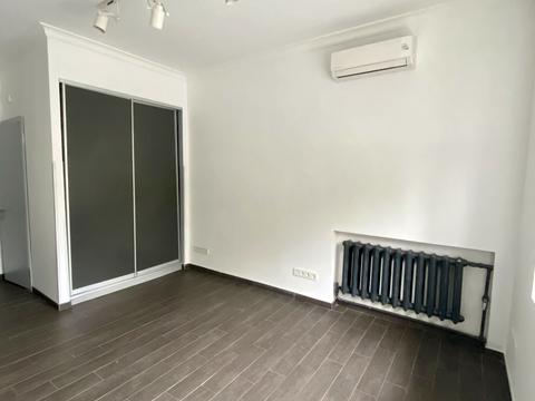 комерційна за адресою Межигірська вул., 56/50