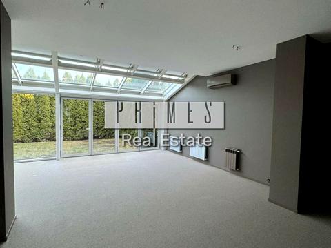 комерційна за адресою Новоселицька вул., 7