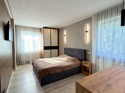 будинок за адресою Ярослава Мудрого вул.