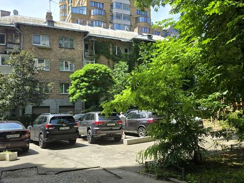 комерційна за адресою Дарвіна вул., 8