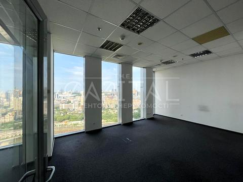 комерційна за адресою Миколи Амосова вул., 12