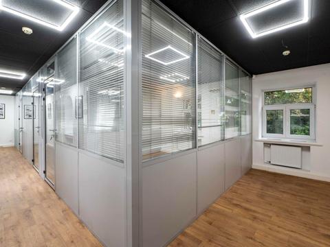 комерційна за адресою Івана Франка вул., 29