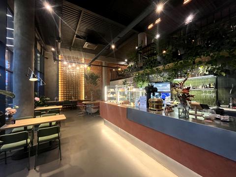 коммерческая по адресу Всеволода Змеенко ул., 21а