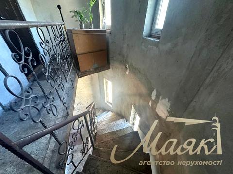 будинок за адресою Ольжича вул.