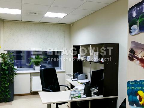 комерційна за адресою Спортивна пл., 3