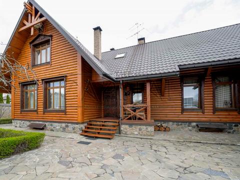 будинок за адресою Набережная