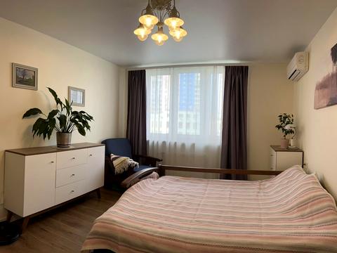 квартира по адресу Червоной Калины просп. (Владимира Маяковского), 70