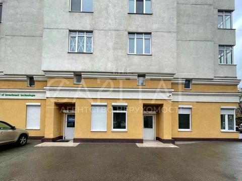 комерційна за адресою Вадима Гетьмана вул., 30