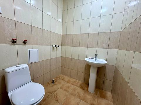 комерційна за адресою Тітова вул., 5