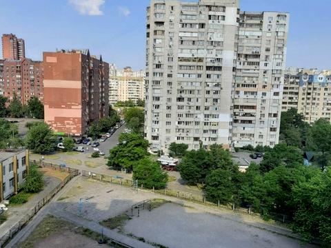 квартира за адресою Ревуцького вул., 18-А