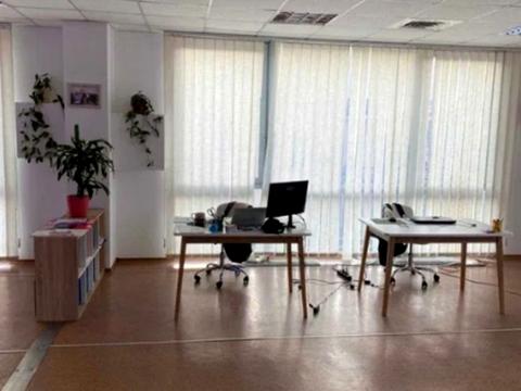 комерційна за адресою Мечникова вул., 10 б