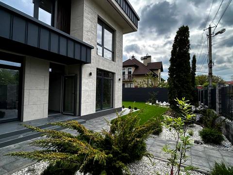 будинок за адресою Травнева