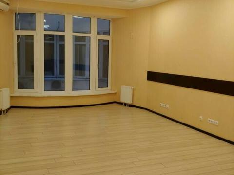 комерційна за адресою Кловський узвіз (Кловський), 7а