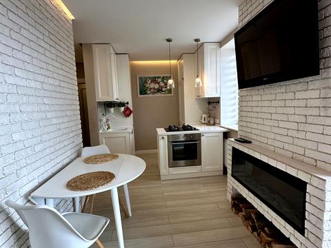 квартира за адресою Академіка Лебедєва вул., 1