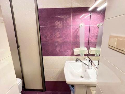 комерційна за адресою Поштова, 5