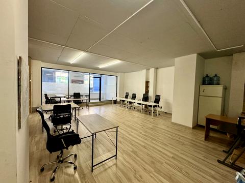 комерційна за адресою Незалежності вул., 8Б